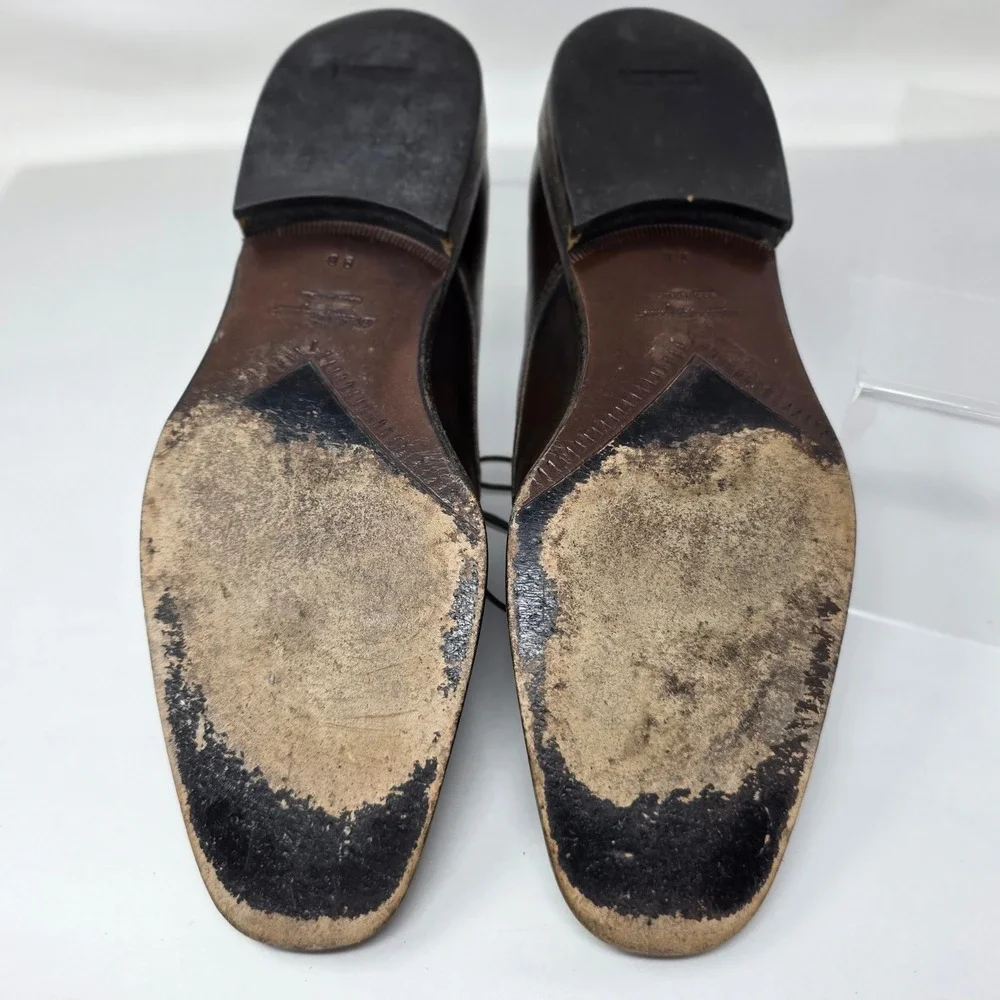 Salvatore Ferragamo ships from